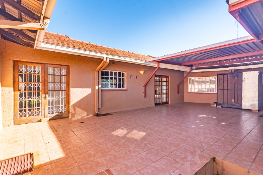 4 Bedroom Property for Sale in Monument Gauteng