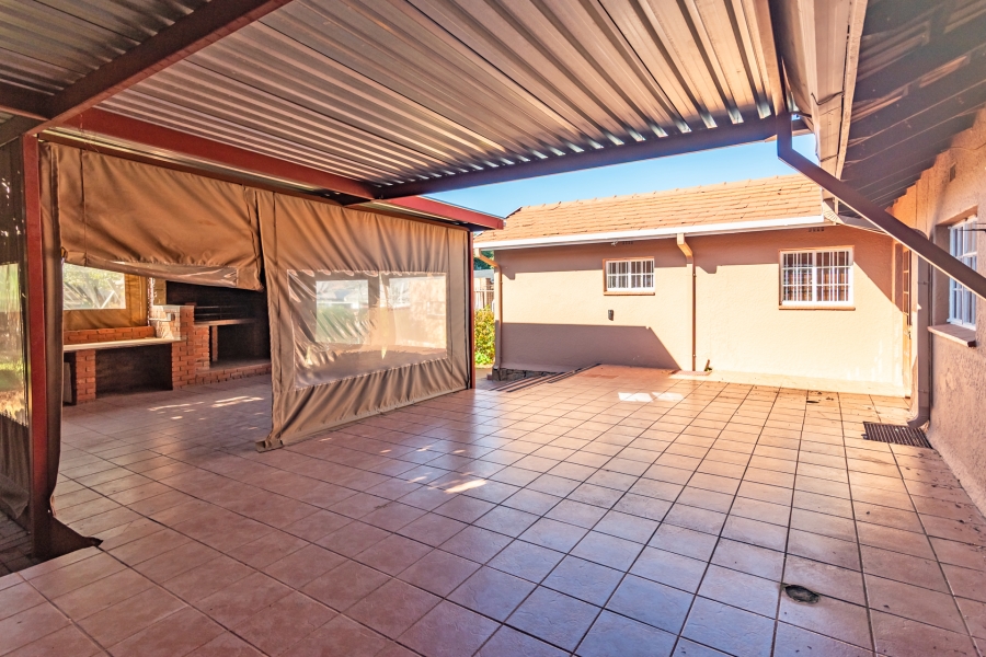 4 Bedroom Property for Sale in Monument Gauteng