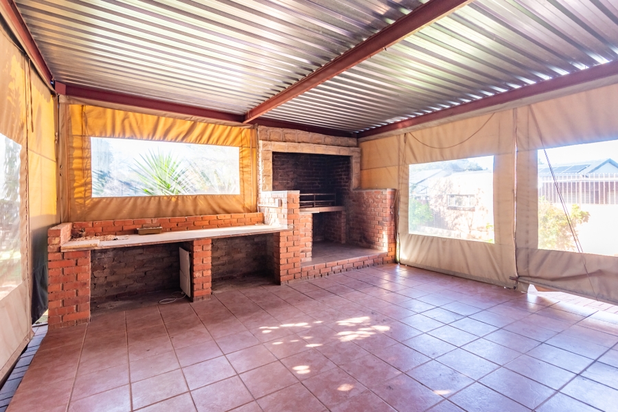 4 Bedroom Property for Sale in Monument Gauteng