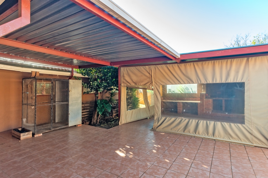 4 Bedroom Property for Sale in Monument Gauteng