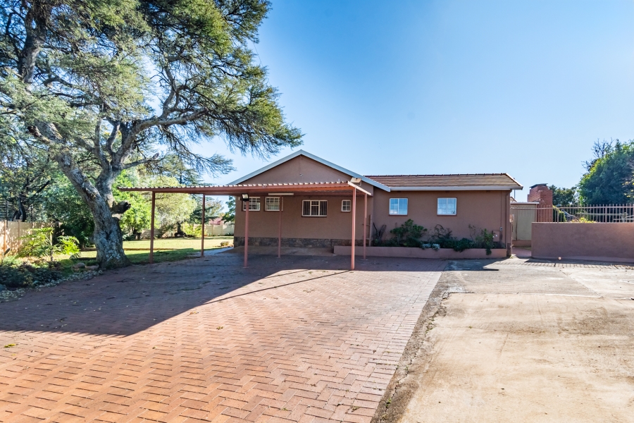 4 Bedroom Property for Sale in Monument Gauteng