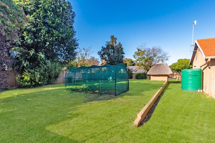 4 Bedroom Property for Sale in Monument Gauteng