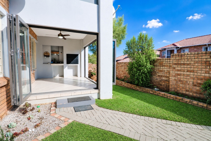 2 Bedroom Property for Sale in Raslouw A H Gauteng