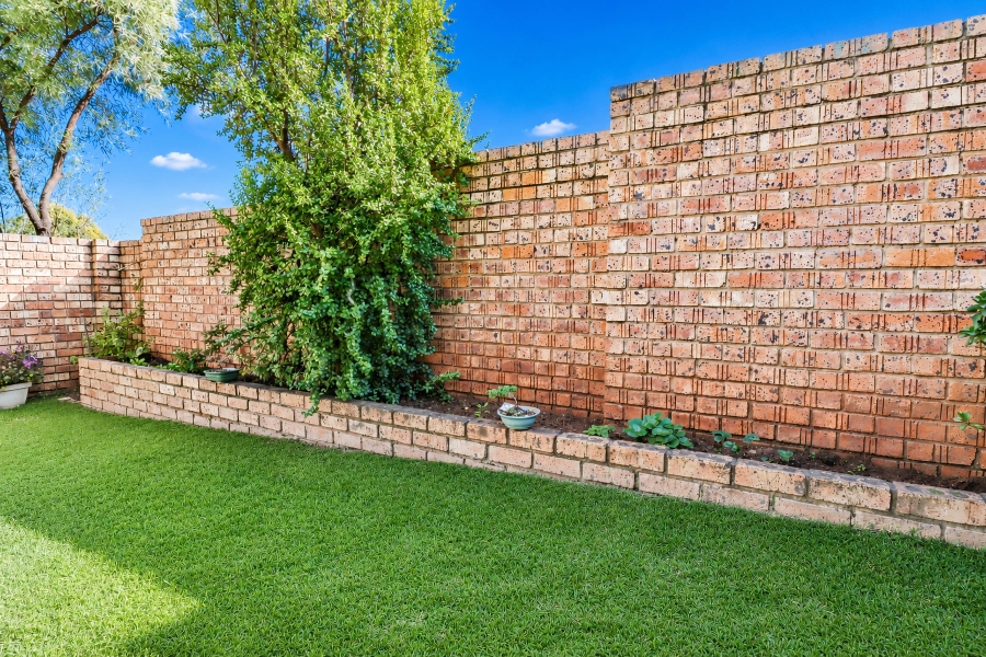 2 Bedroom Property for Sale in Raslouw A H Gauteng