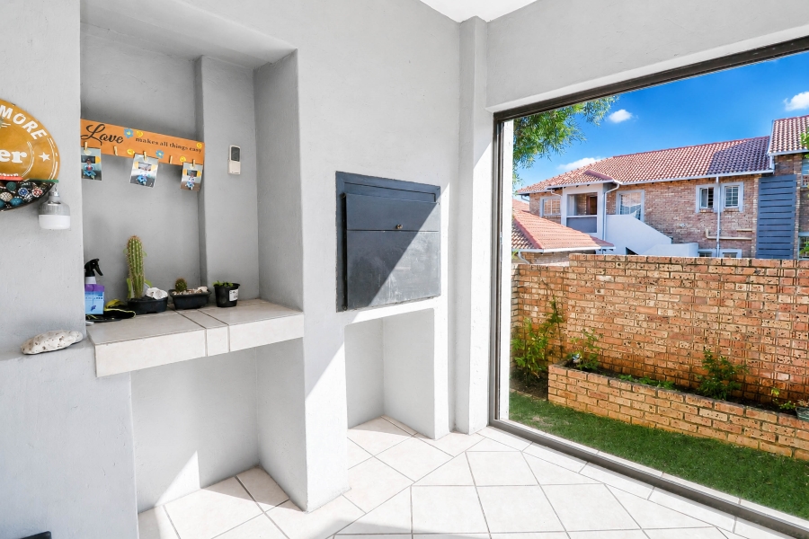 2 Bedroom Property for Sale in Raslouw A H Gauteng