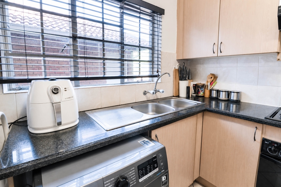 2 Bedroom Property for Sale in Raslouw A H Gauteng