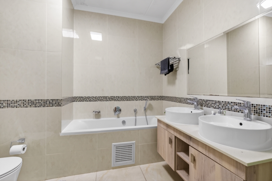3 Bedroom Property for Sale in Noordhang Gauteng