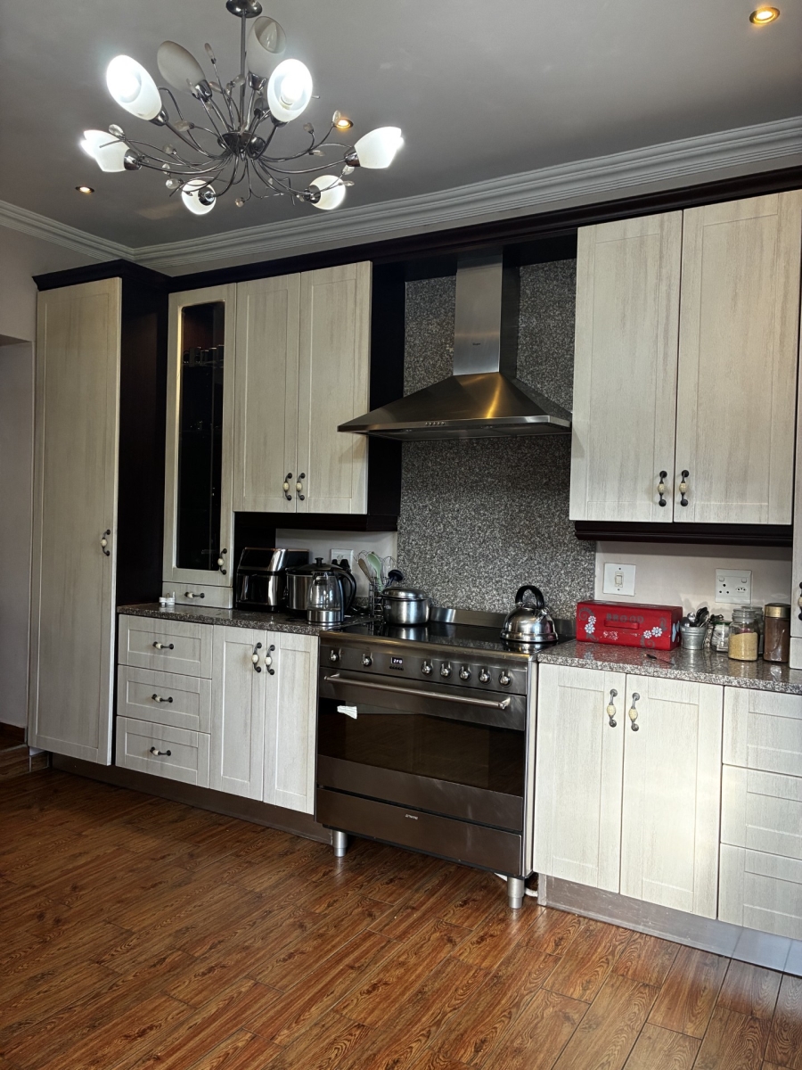 5 Bedroom Property for Sale in Elspark Gauteng