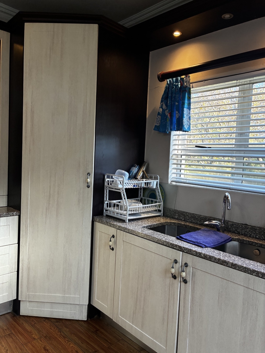 5 Bedroom Property for Sale in Elspark Gauteng
