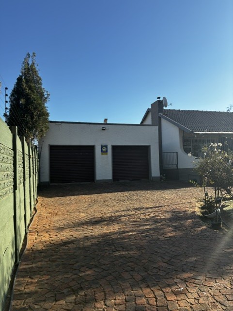 5 Bedroom Property for Sale in Elspark Gauteng