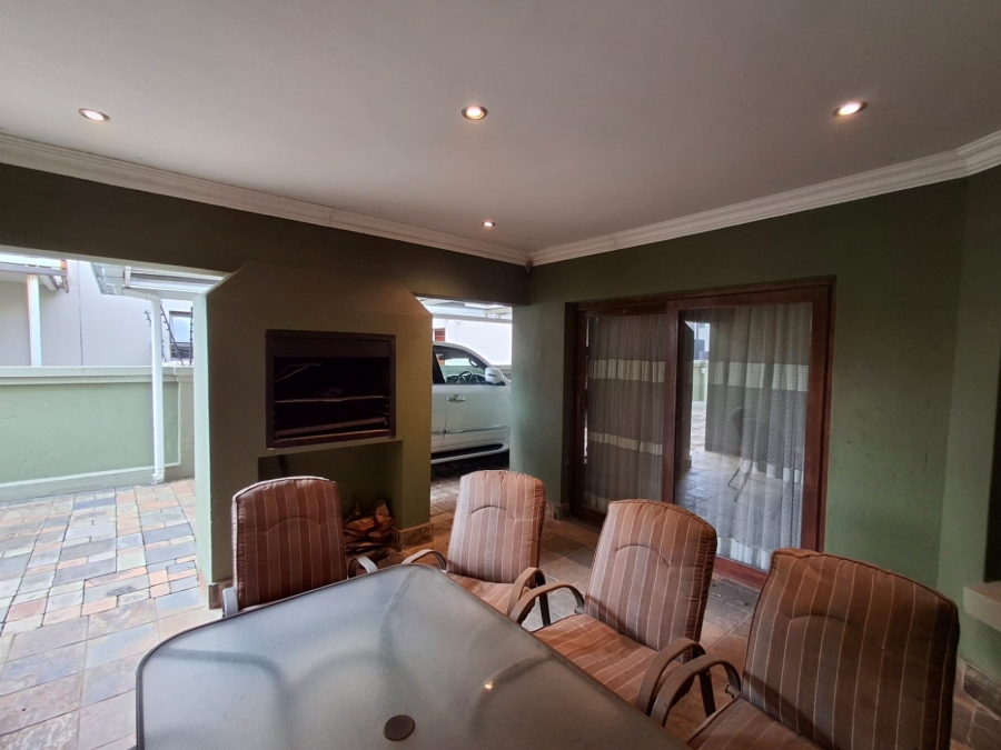 4 Bedroom Property for Sale in Theresa Park Gauteng
