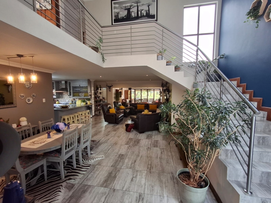 5 Bedroom Property for Sale in Theresa Park Gauteng