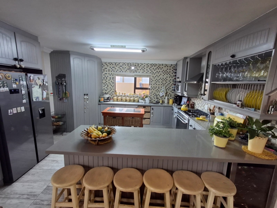 5 Bedroom Property for Sale in Theresa Park Gauteng