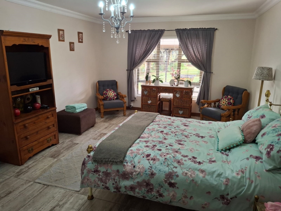 5 Bedroom Property for Sale in Theresa Park Gauteng