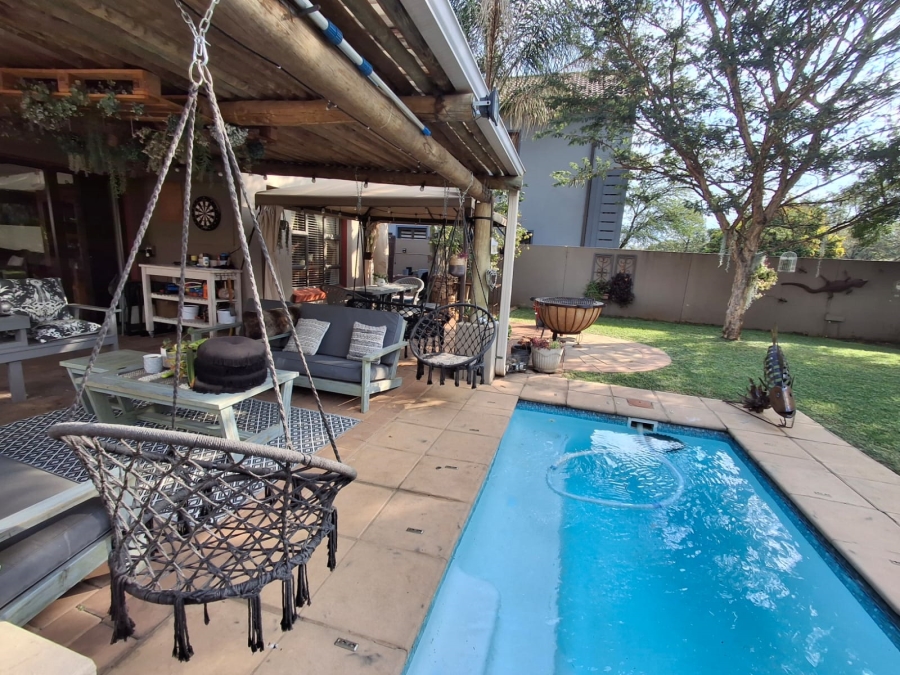 5 Bedroom Property for Sale in Theresa Park Gauteng