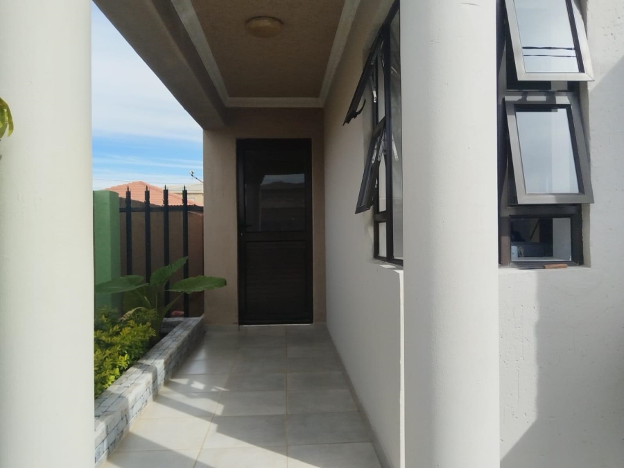 3 Bedroom Property for Sale in Golden Gardens Gauteng