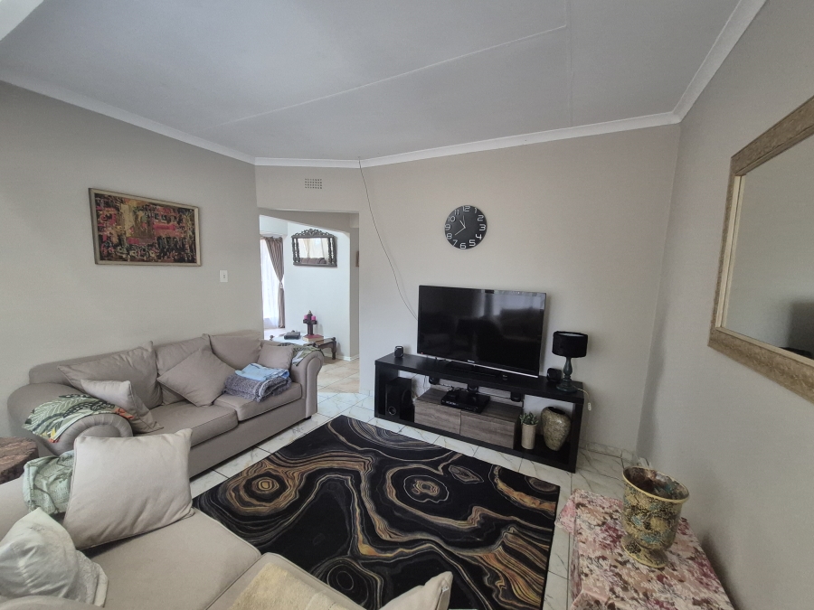 3 Bedroom Property for Sale in Brackendowns Gauteng