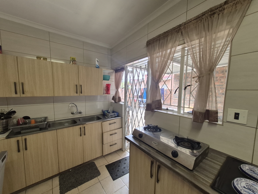 3 Bedroom Property for Sale in Brackendowns Gauteng