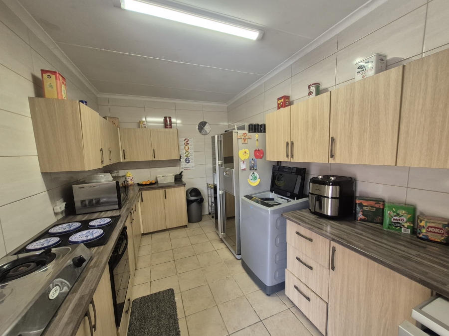3 Bedroom Property for Sale in Brackendowns Gauteng