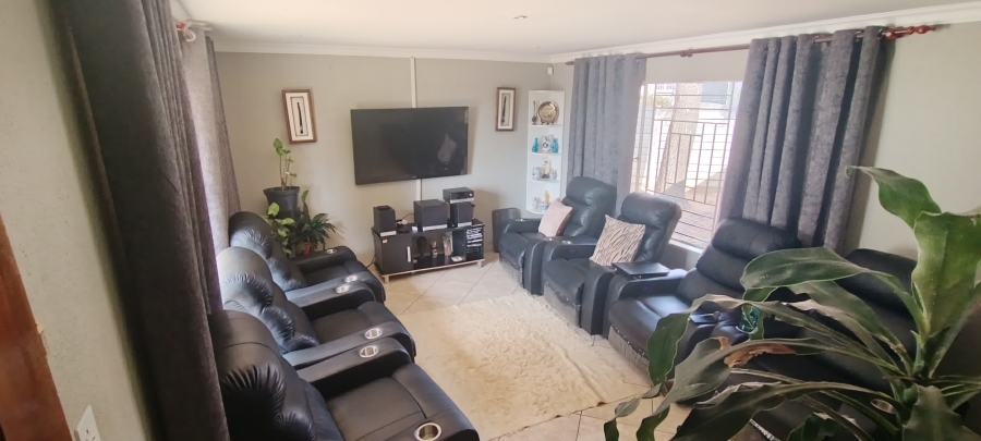 To Let 4 Bedroom Property for Rent in Elandspark Gauteng