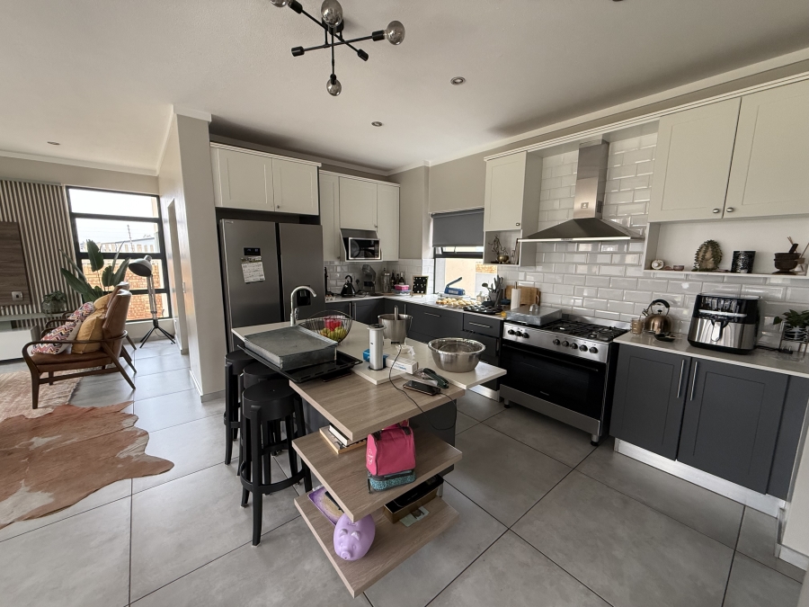 4 Bedroom Property for Sale in Midstream Ridge Gauteng