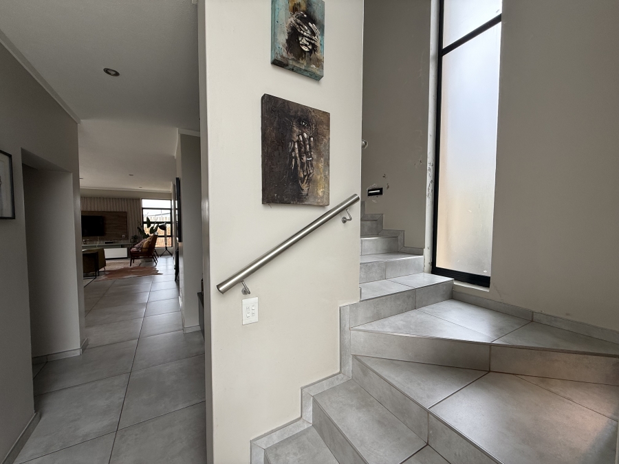 4 Bedroom Property for Sale in Midstream Ridge Gauteng