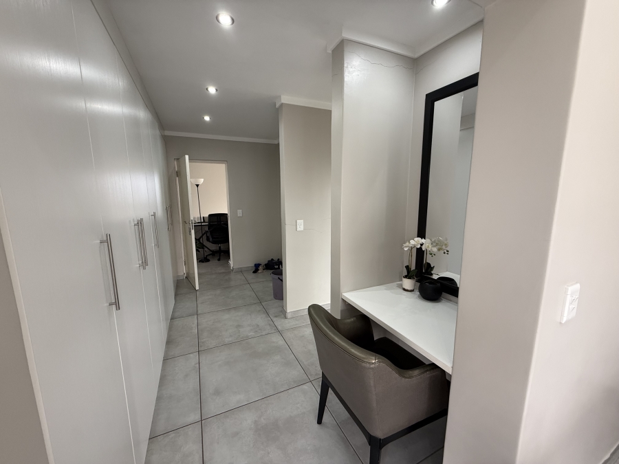 4 Bedroom Property for Sale in Midstream Ridge Gauteng