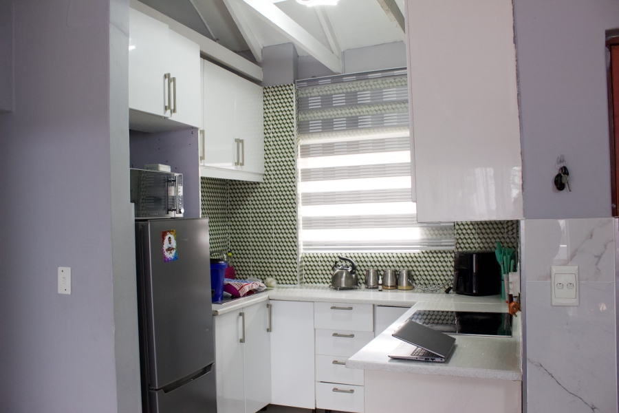 2 Bedroom Property for Sale in Glen Marais Gauteng