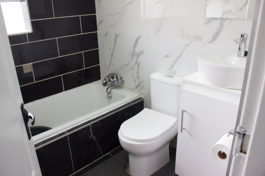 2 Bedroom Property for Sale in Glen Marais Gauteng
