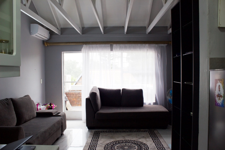 2 Bedroom Property for Sale in Glen Marais Gauteng