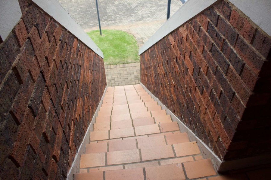 2 Bedroom Property for Sale in Glen Marais Gauteng