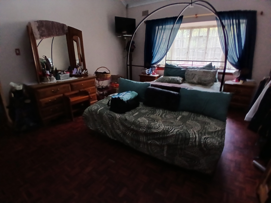 5 Bedroom Property for Sale in Selcourt Gauteng