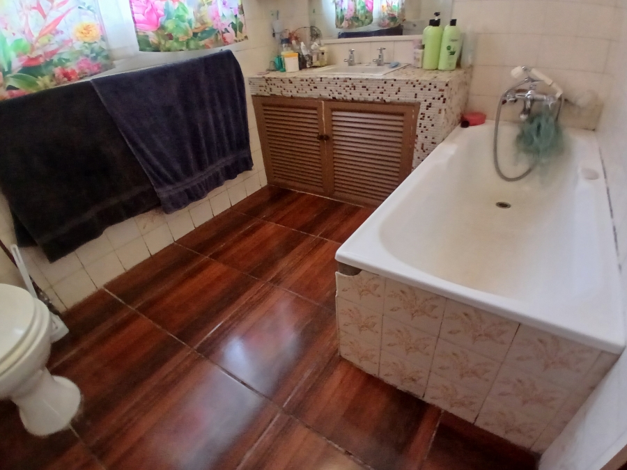 5 Bedroom Property for Sale in Selcourt Gauteng