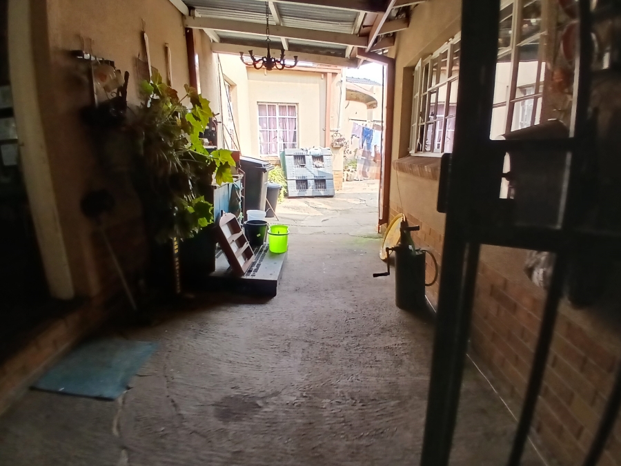 5 Bedroom Property for Sale in Selcourt Gauteng