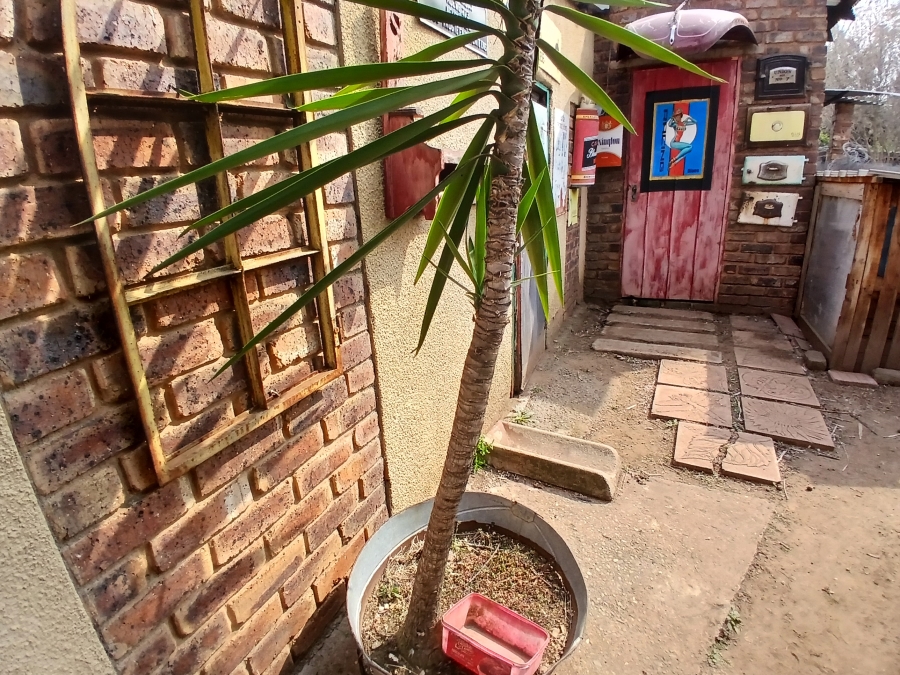 5 Bedroom Property for Sale in Selcourt Gauteng
