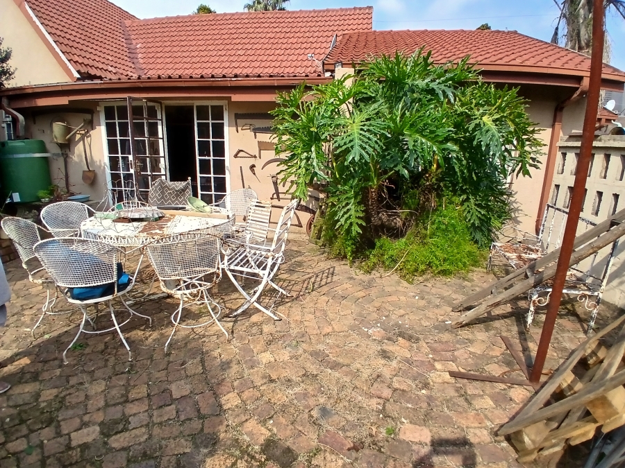 5 Bedroom Property for Sale in Selcourt Gauteng