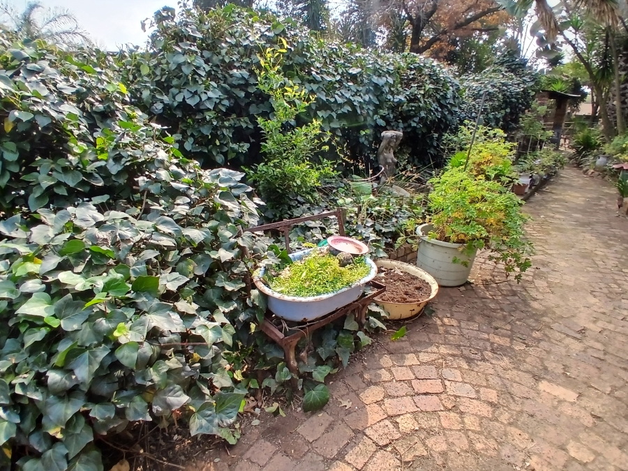 5 Bedroom Property for Sale in Selcourt Gauteng