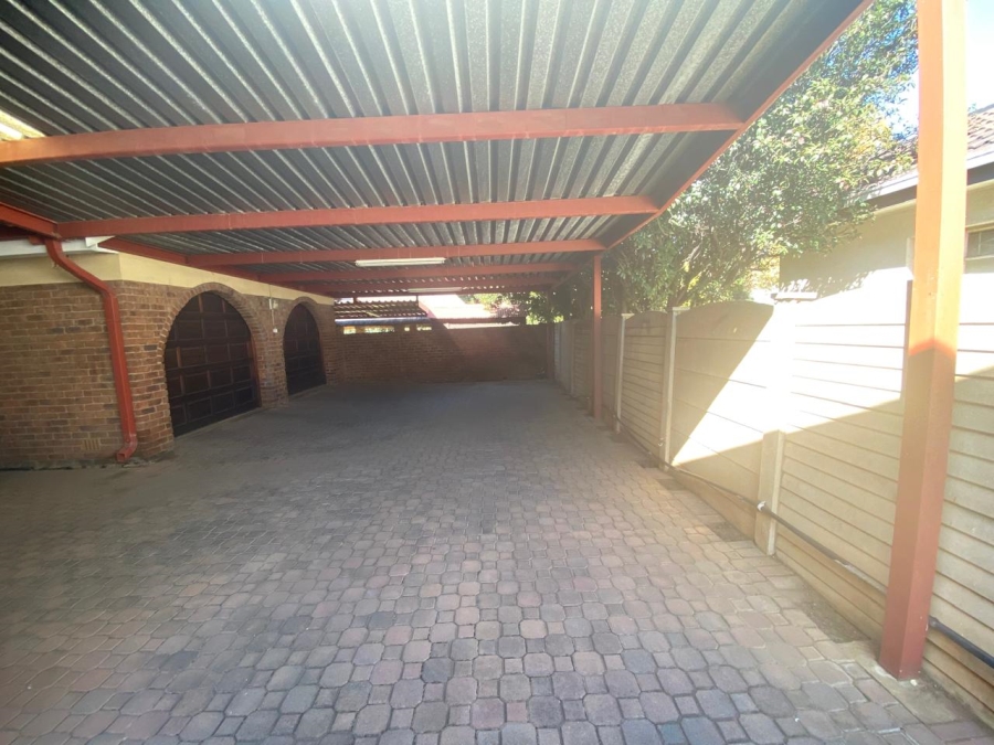 4 Bedroom Property for Sale in Vanderbijlpark SE 2 Gauteng