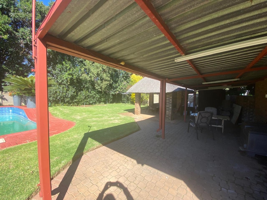 4 Bedroom Property for Sale in Vanderbijlpark SE 2 Gauteng
