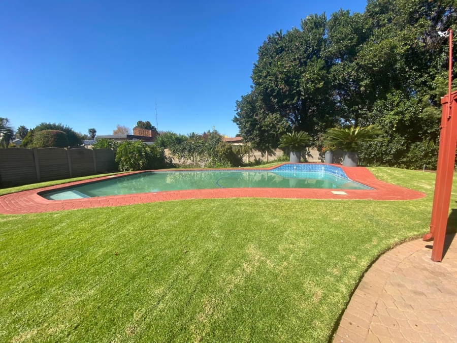 4 Bedroom Property for Sale in Vanderbijlpark SE 2 Gauteng