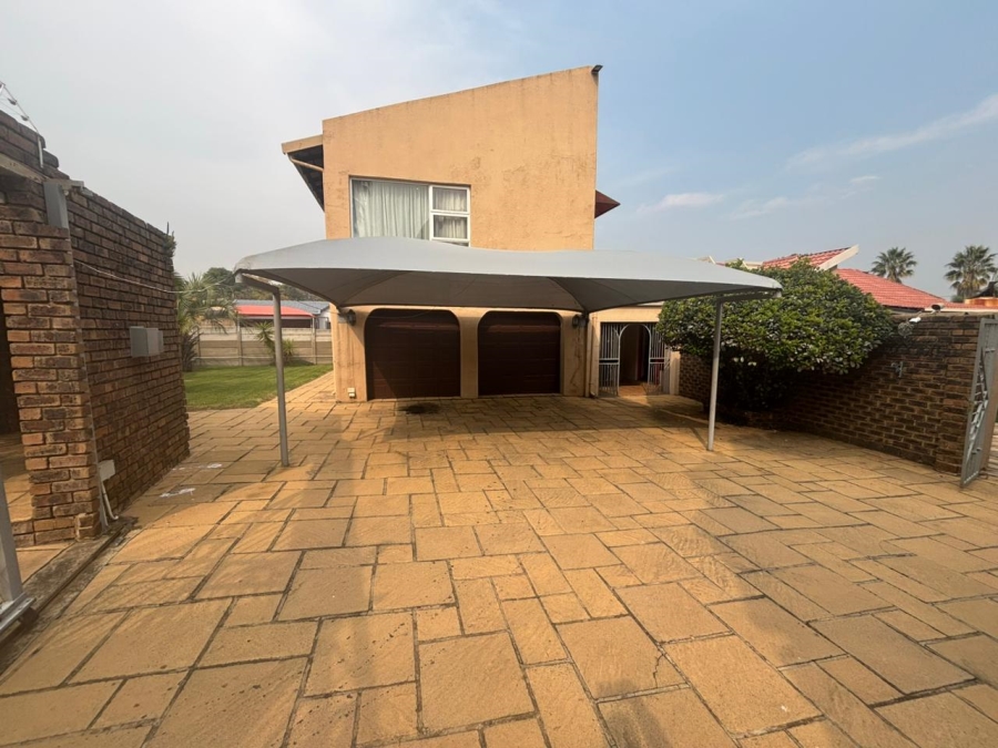 4 Bedroom Property for Sale in Brackendowns Gauteng