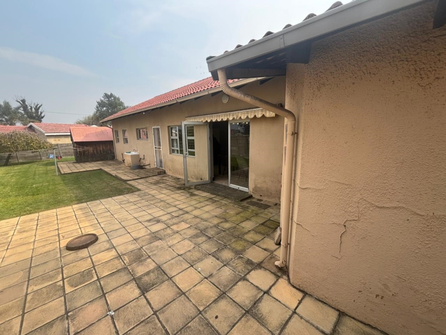 4 Bedroom Property for Sale in Brackendowns Gauteng