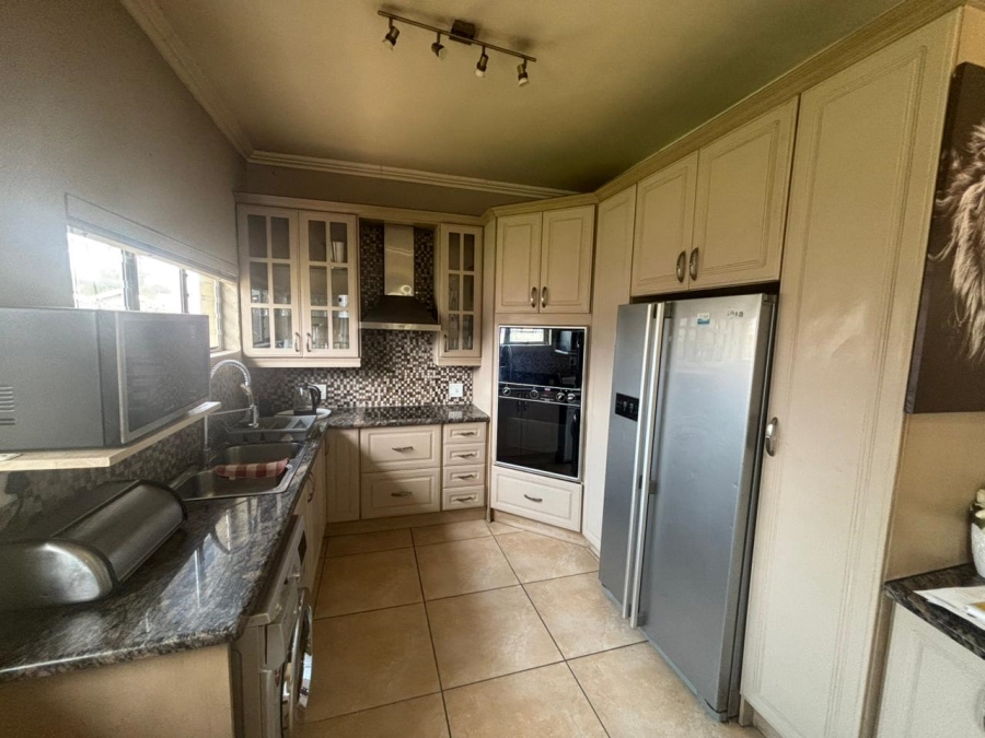 4 Bedroom Property for Sale in Brackendowns Gauteng