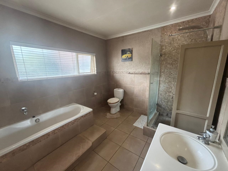 4 Bedroom Property for Sale in Brackendowns Gauteng