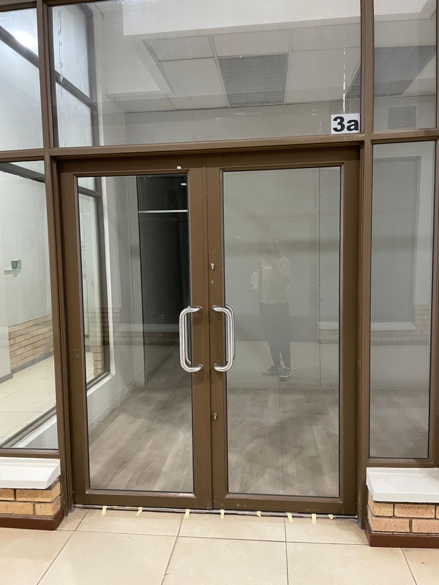To Let Commercial Property for Rent in Zwartkop Gauteng