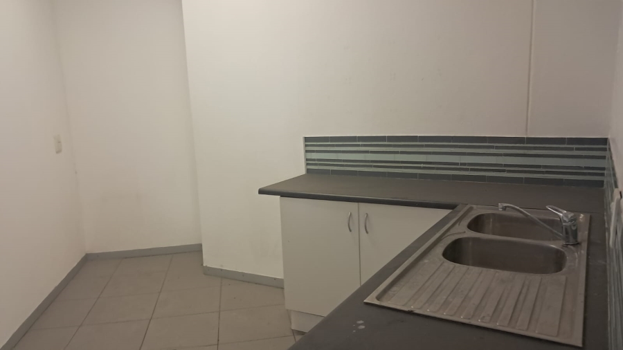 To Let Commercial Property for Rent in Zwartkop Gauteng