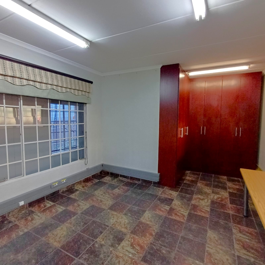 Commercial Property for Sale in Sybrand Van Niekerk Park Gauteng