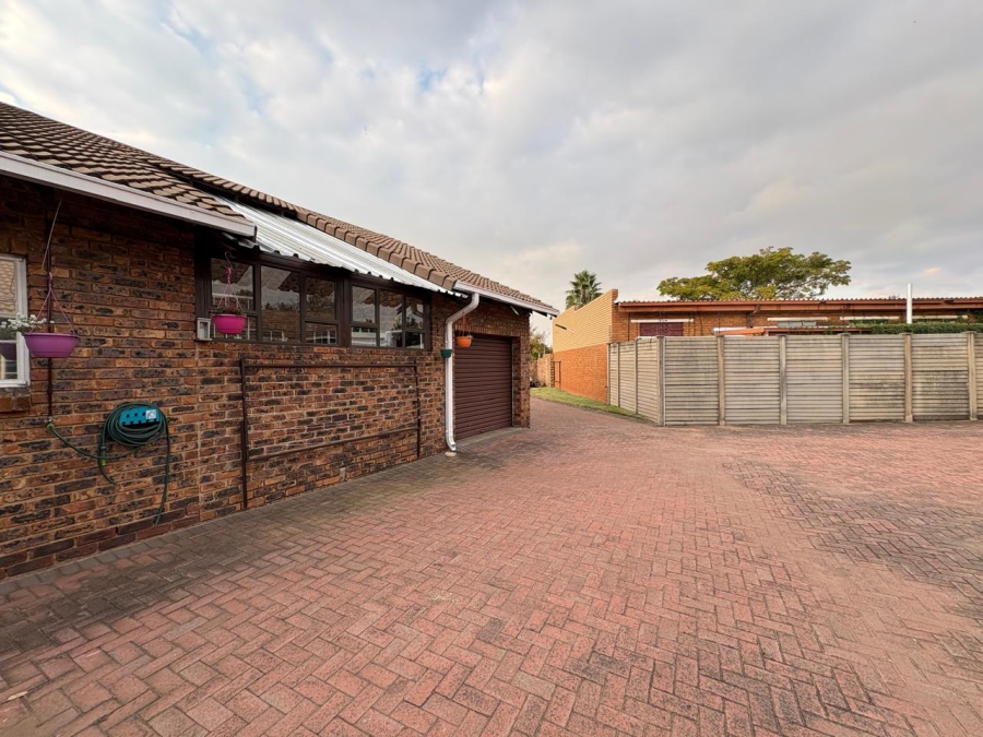 2 Bedroom Property for Sale in Arcon Park Gauteng