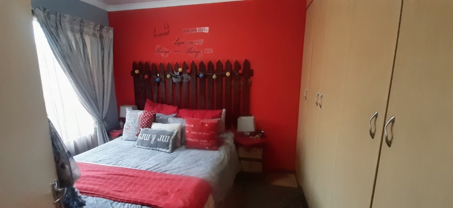 3 Bedroom Property for Sale in Glen Marais Gauteng