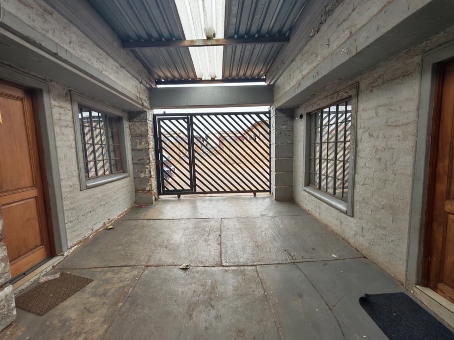 8 Bedroom Property for Sale in Atteridgeville Gauteng